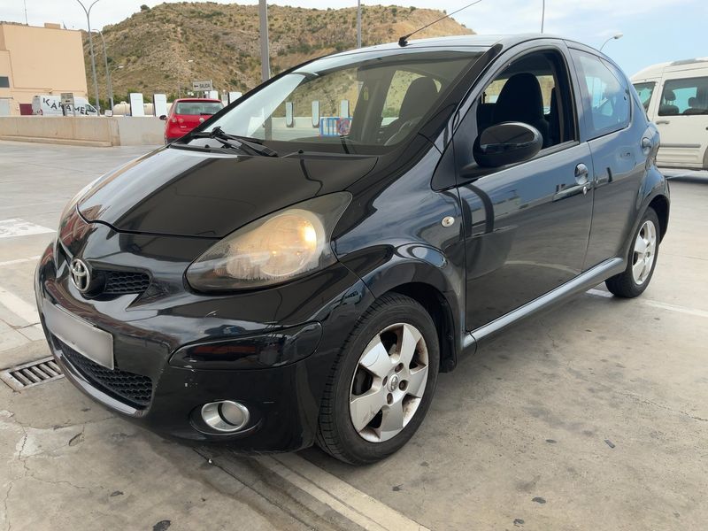 Toyota Aygo 1.0 City — zdjęcie 1