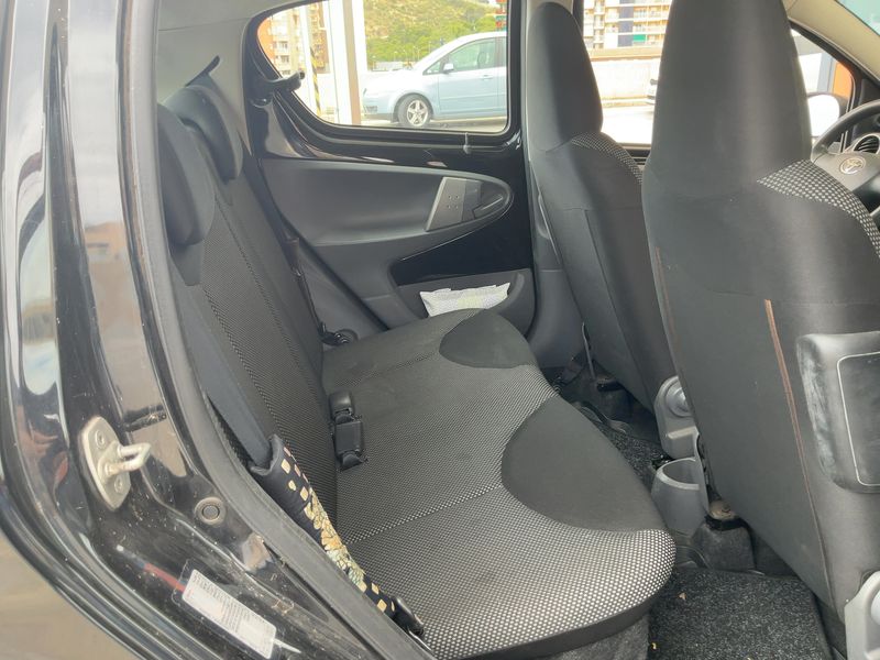 Toyota Aygo 1.0 City — zdjęcie 14