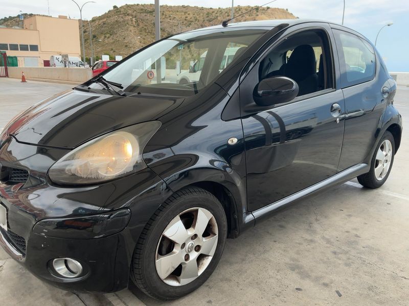 Toyota Aygo 1.0 City — zdjęcie 2