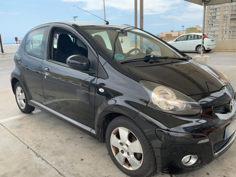 Toyota Aygo 1.0 City — zdjęcie 8