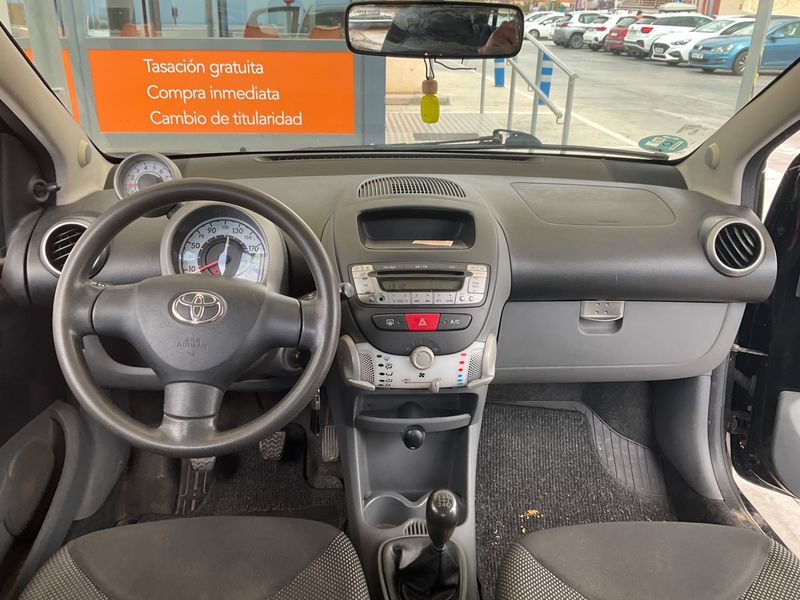 Toyota Aygo 1.0 City — zdjęcie 12