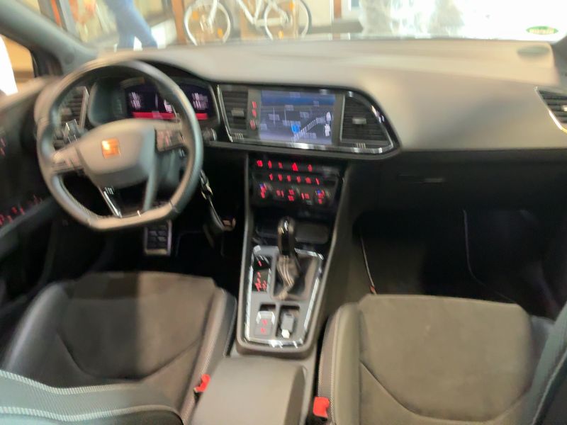 Seat Leon 2.0 TSI Cupra 300 4Drive — zdjęcie 12