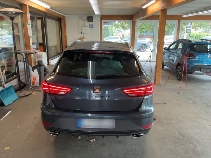 Seat Leon 2.0 TSI Cupra 300 4Drive — zdjęcie 5