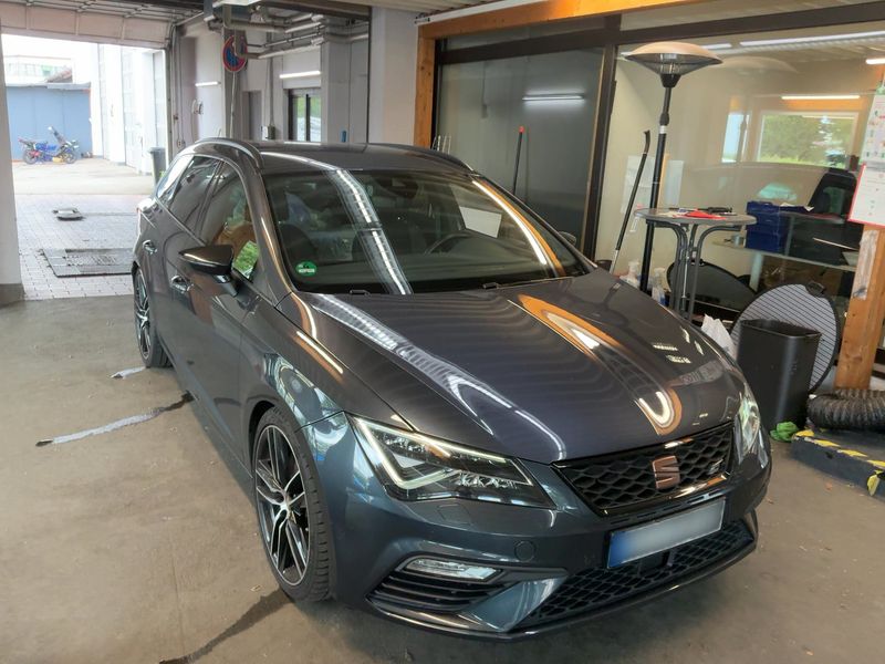 Seat Leon 2.0 TSI Cupra 300 4Drive — zdjęcie 8