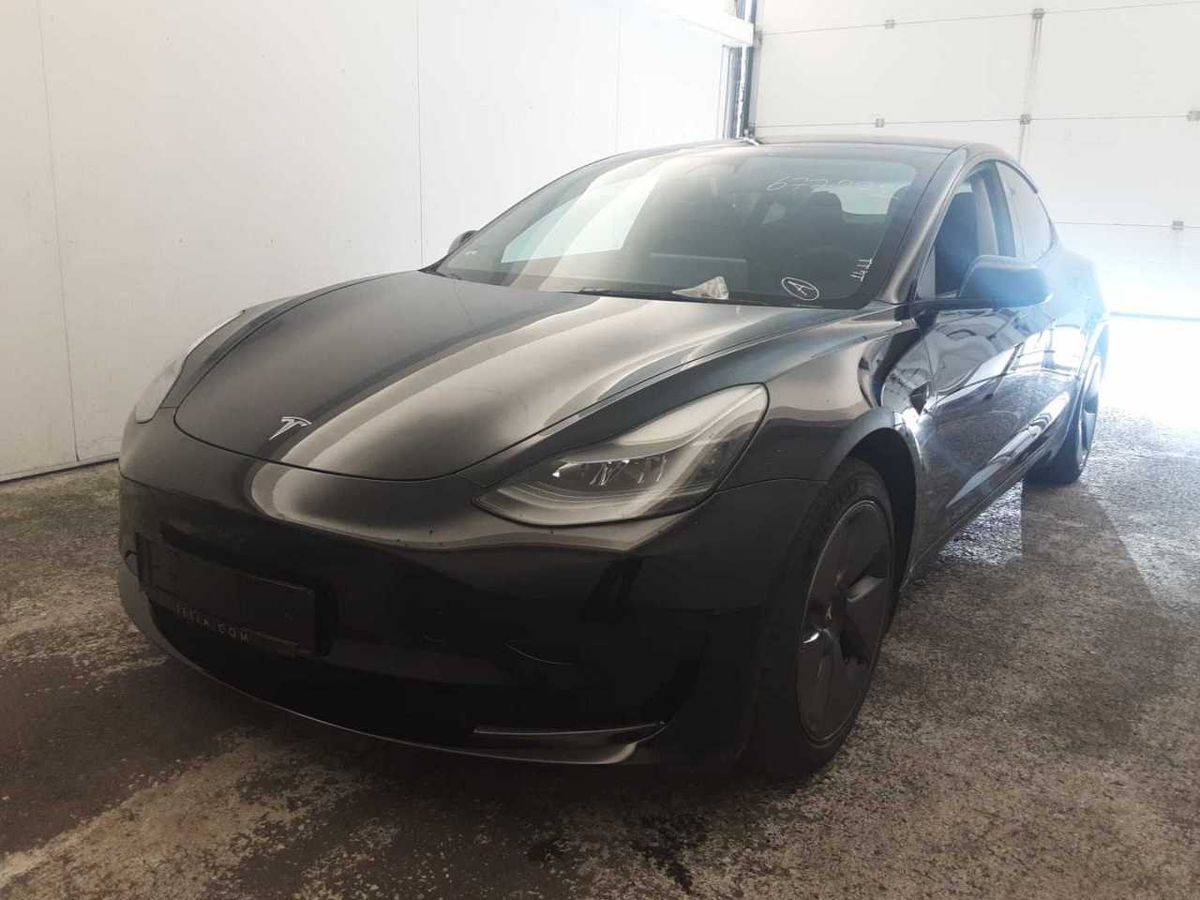 Tesla Model 2022
