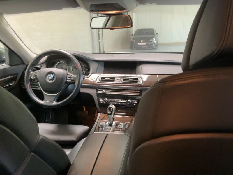 BMW 7er 730d — zdjęcie 12