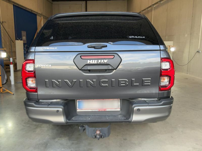 Toyota Hilux 2.8 D-4D Mild-Hybrid Double Cab Invincible 4x4 — zdjęcie 5