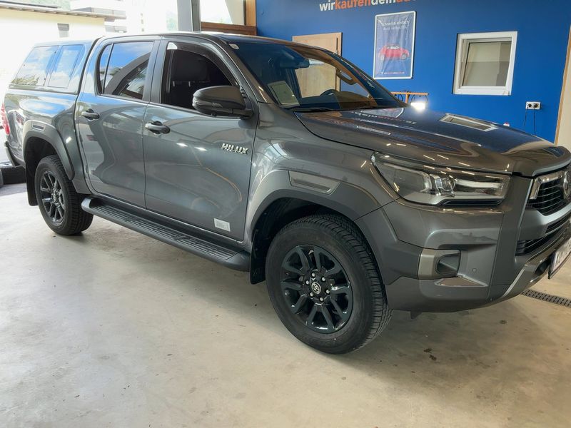 Toyota Hilux 2.8 D-4D Mild-Hybrid Double Cab Invincible 4x4 — zdjęcie 8
