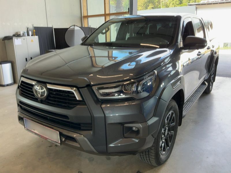 Toyota Hilux 2.8 D-4D Mild-Hybrid Double Cab Invincible 4x4