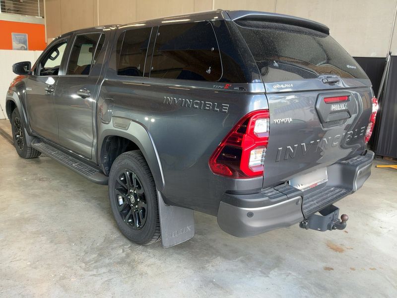 Toyota Hilux 2.8 D-4D Mild-Hybrid Double Cab Invincible 4x4 — zdjęcie 3