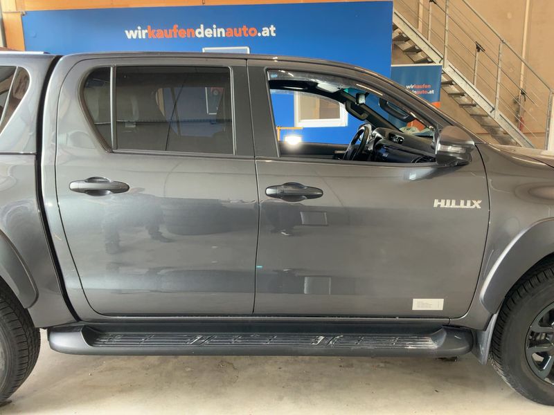Toyota Hilux 2.8 D-4D Mild-Hybrid Double Cab Invincible 4x4 — zdjęcie 7