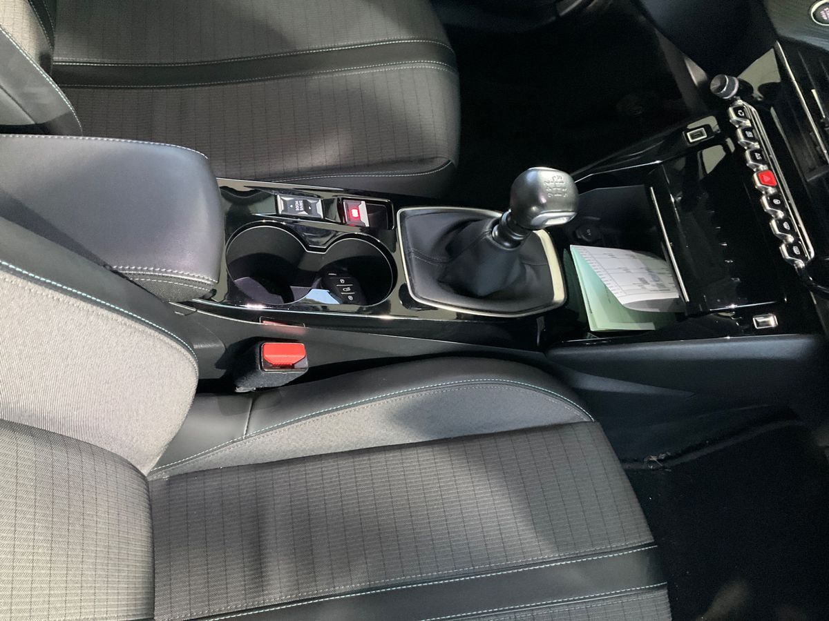 Peugeot 2008 2021 — photo 29