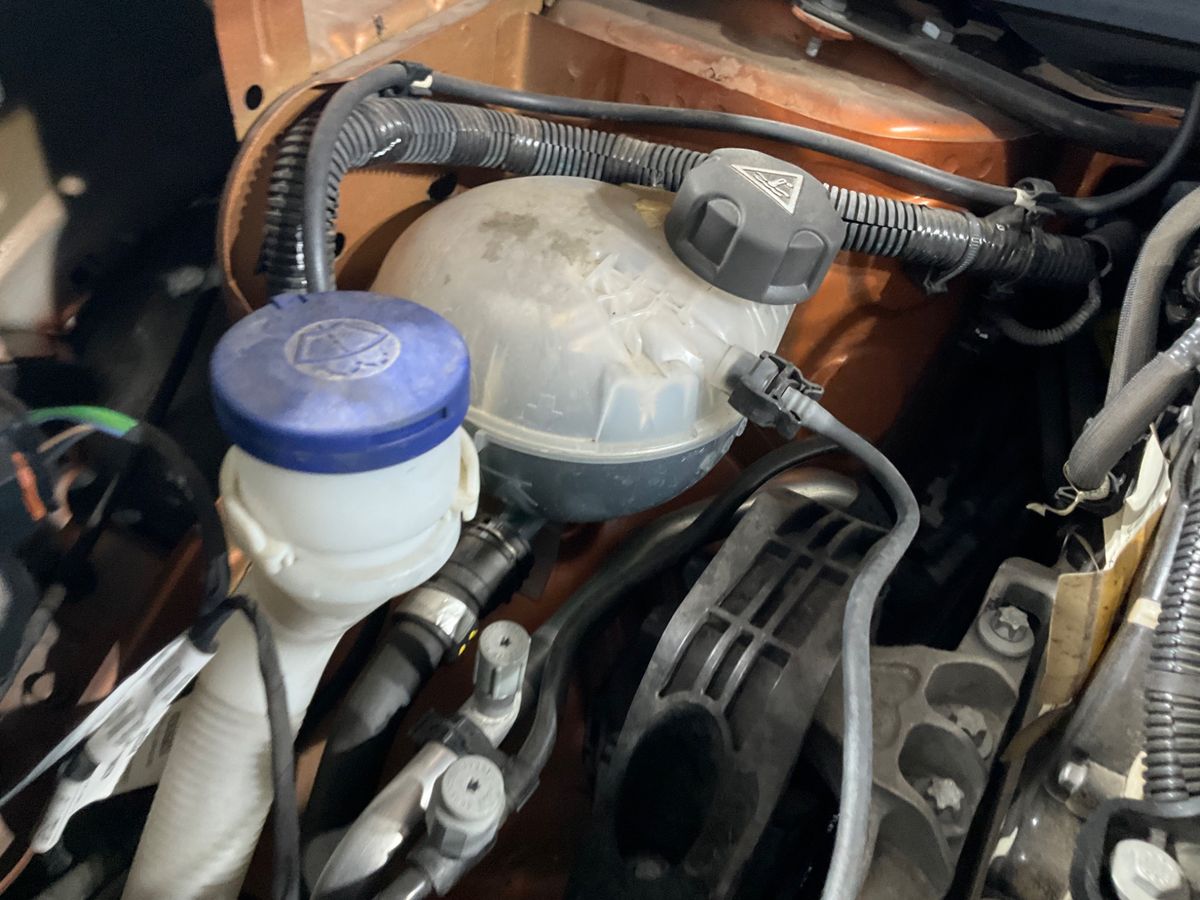 Peugeot 2008 2021 — photo 37