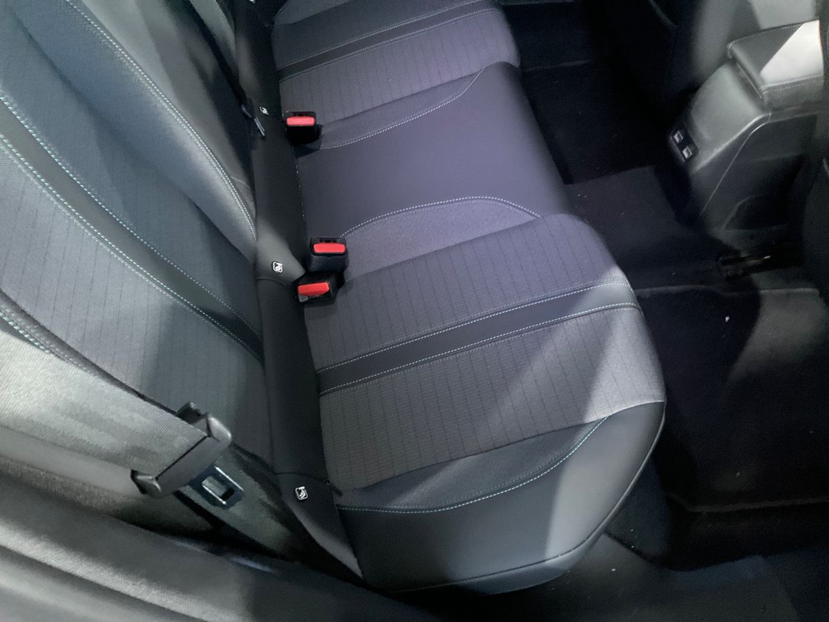 Peugeot 2008 2021 — photo 34