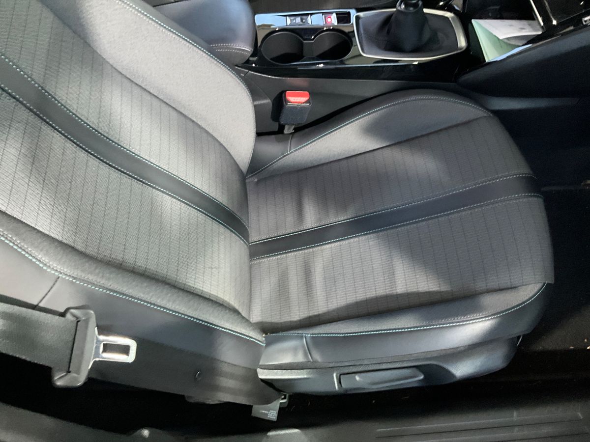 Peugeot 2008 2021 — photo 41