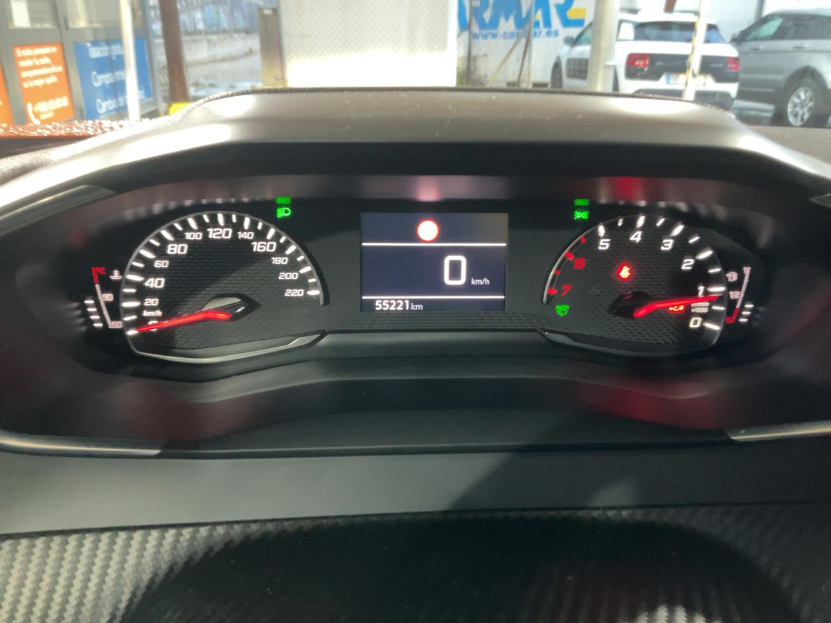 Peugeot 2008 2021 — photo 19