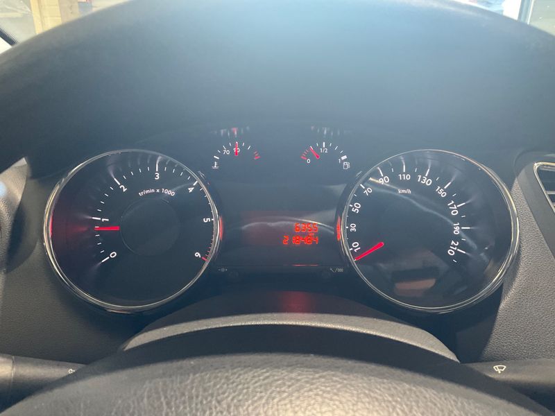 Peugeot 5008 1.6 HDi Access — zdjęcie 4