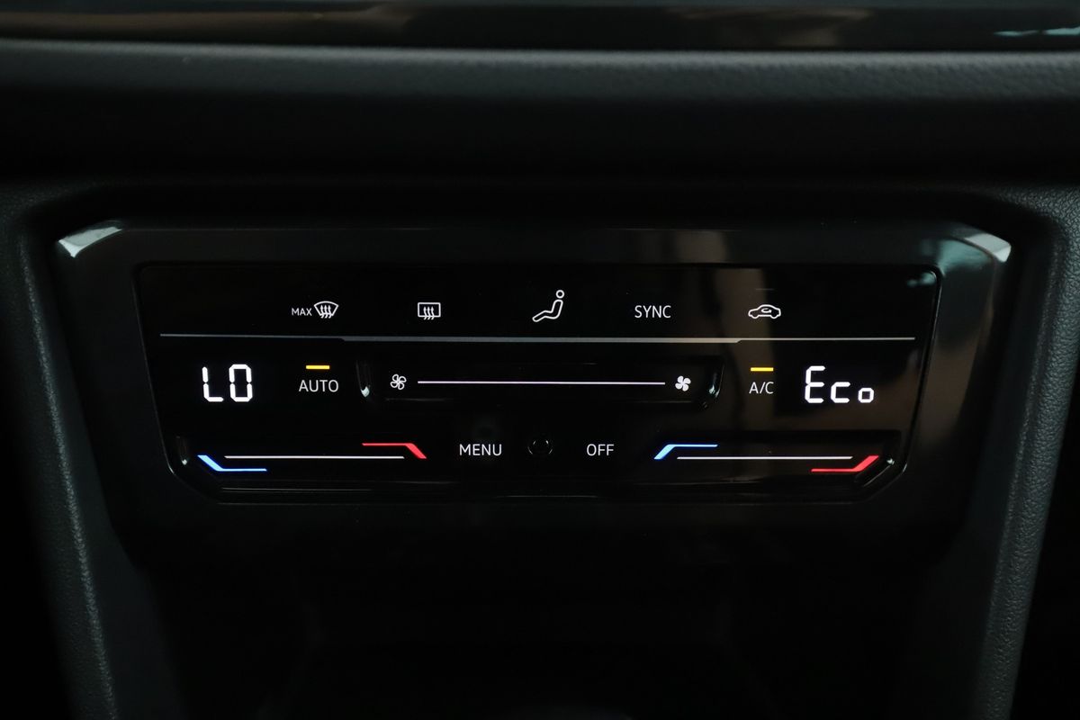 Volkswagen Tiguan 2022 — photo 32