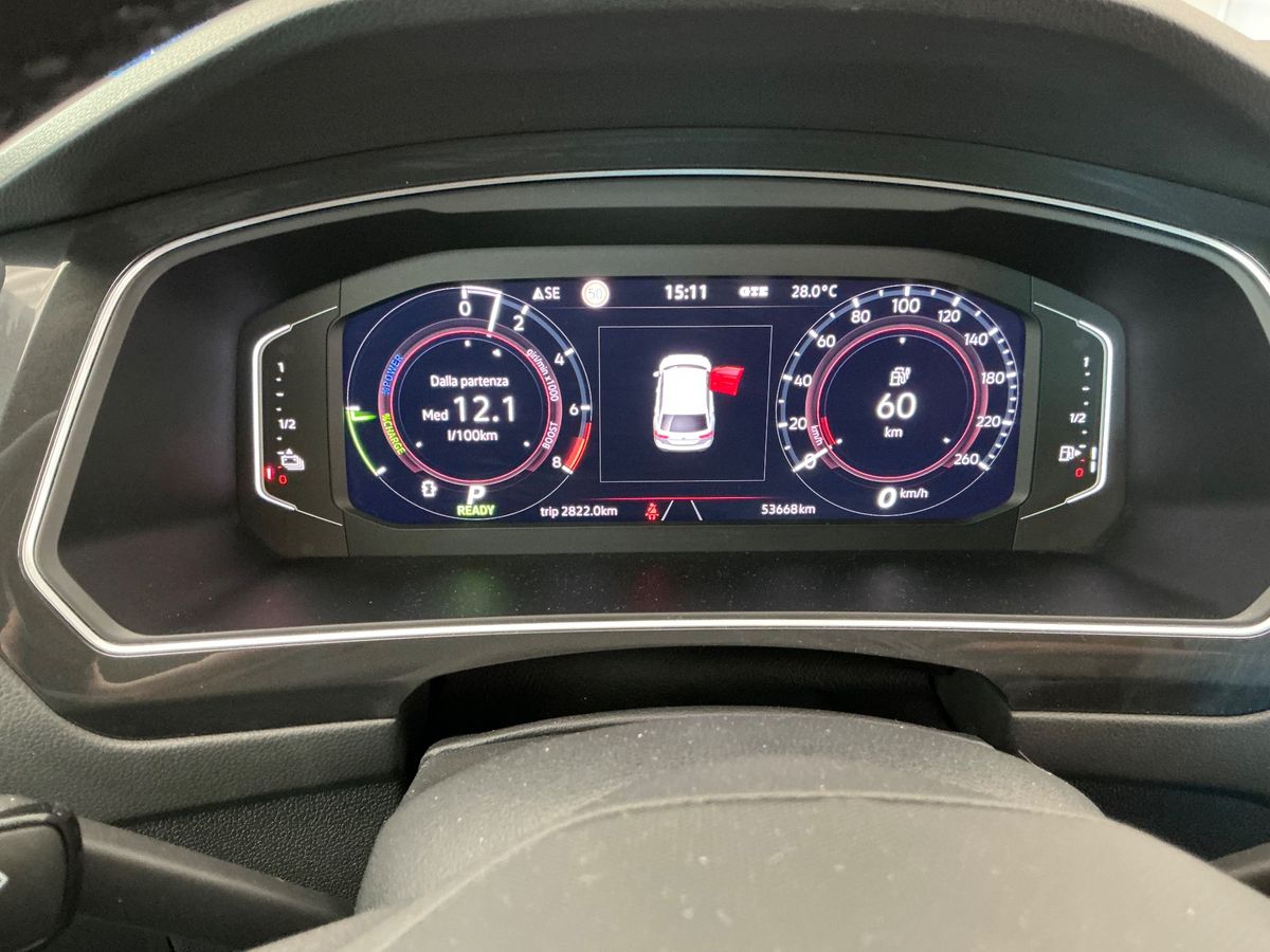 Volkswagen Tiguan 2022 — photo 19