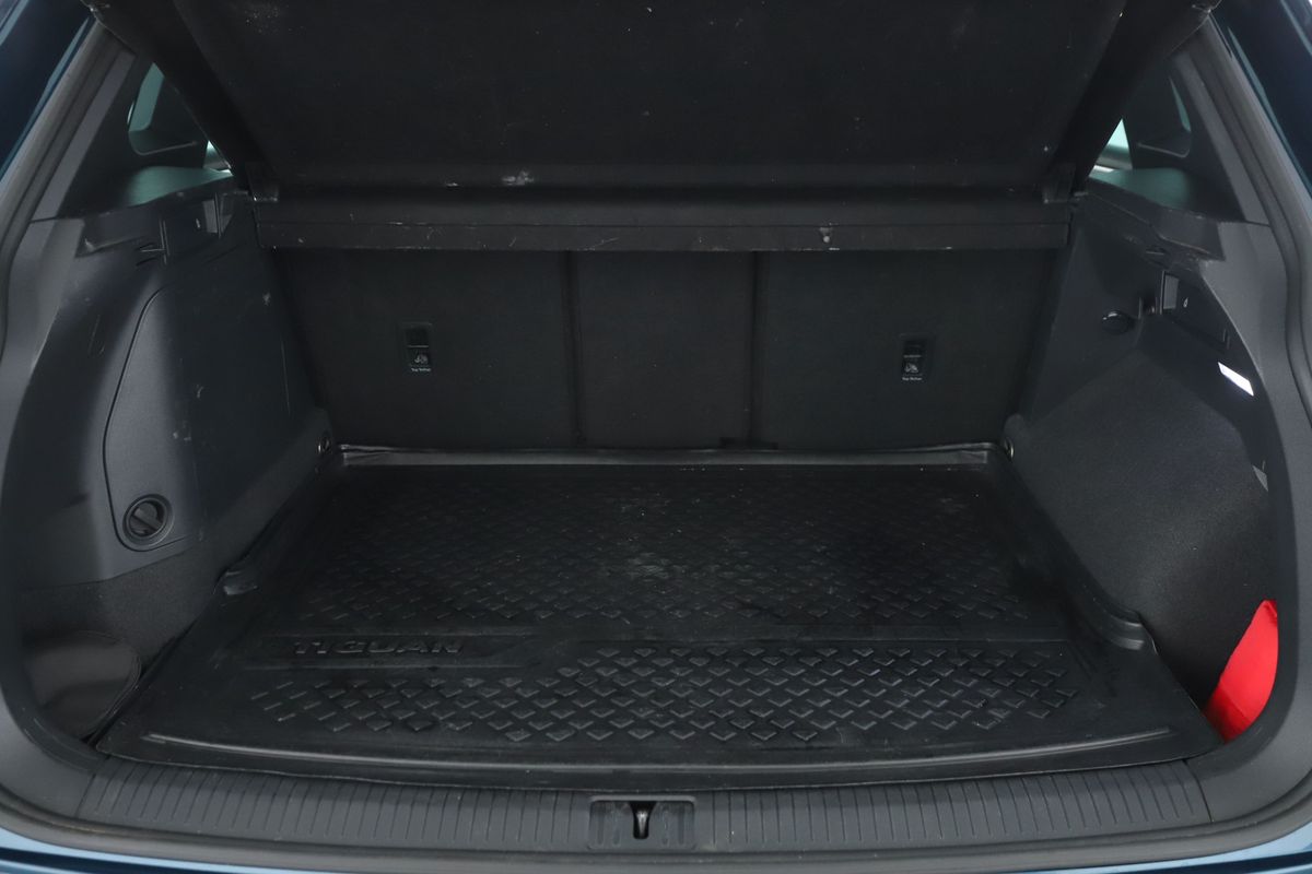 Volkswagen Tiguan 2022 — photo 16