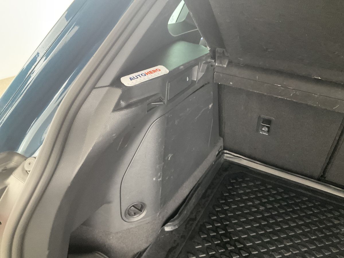 Volkswagen Tiguan 2022 — photo 38