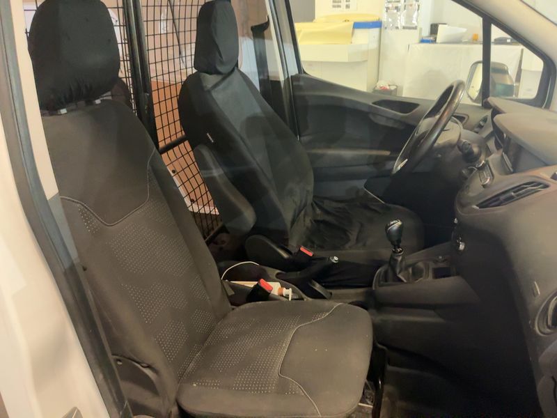 Ford Transit Courier 1.5 TDCi Trend — zdjęcie 11