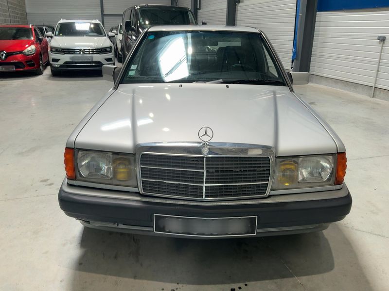 Mercedes-Benz 190/190 E 2.6 KAT — zdjęcie 9