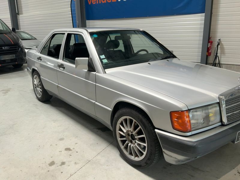 Mercedes-Benz 190/190 E 2.6 KAT — zdjęcie 8