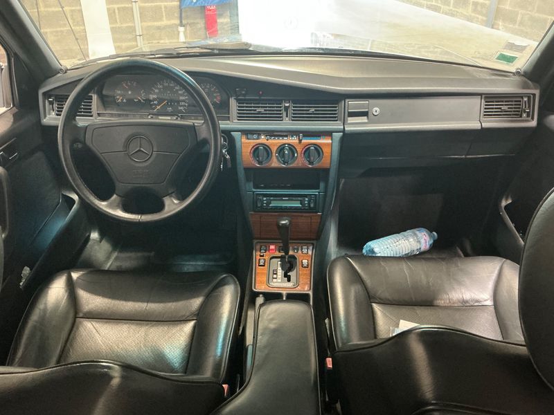 Mercedes-Benz 190/190 E 2.6 KAT — zdjęcie 12
