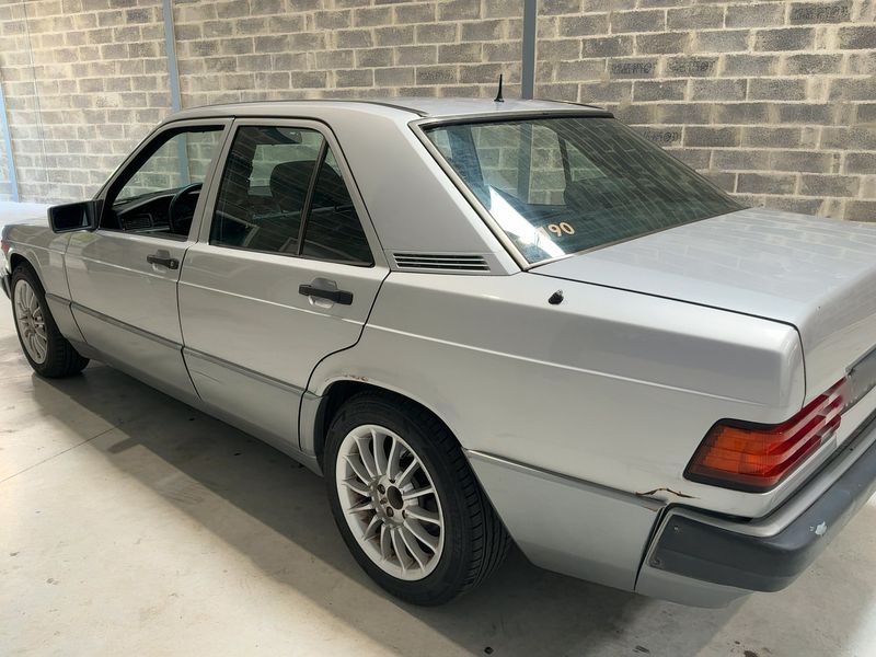 Mercedes-Benz 190/190 E 2.6 KAT — zdjęcie 3