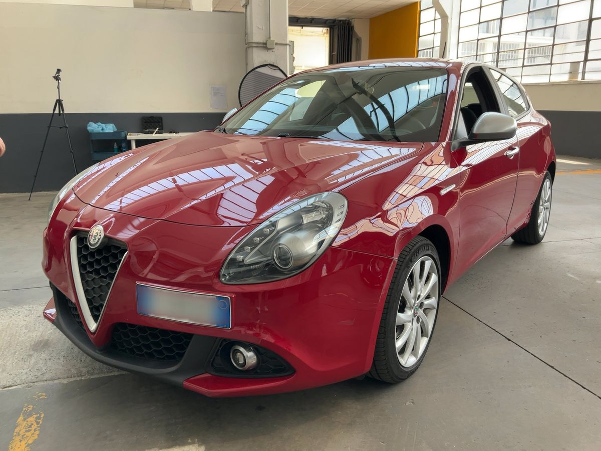 Alfa Romeo 2018 — photo 1