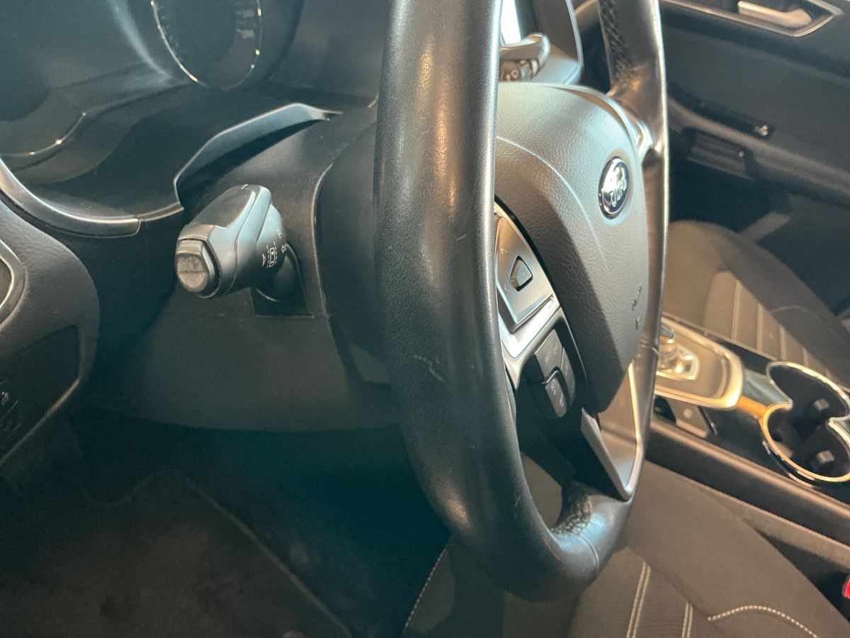 Ford Galaxy 2020 — photo 36