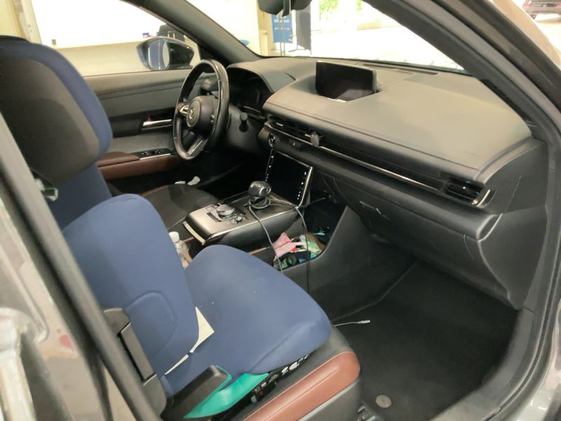 Mazda MX-30 electric drive 107 kW — zdjęcie 12