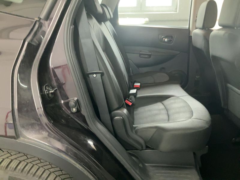 Nissan Qashqai+2 2.0 Tekna 4x4 — zdjęcie 14