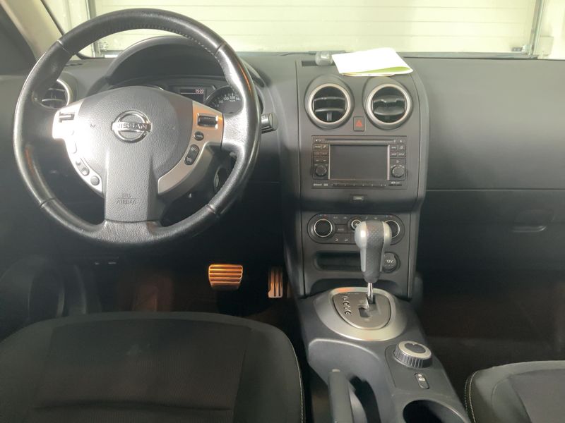 Nissan Qashqai+2 2.0 Tekna 4x4 — zdjęcie 12