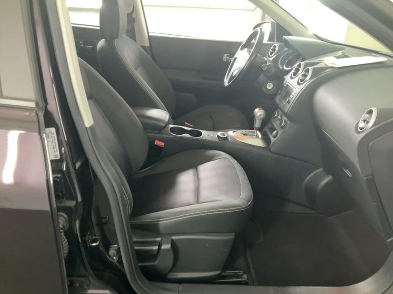 Nissan Qashqai+2 2.0 Tekna 4x4 — zdjęcie 11