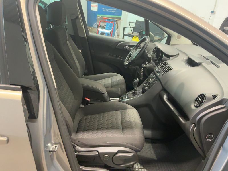 Opel Meriva 1.4 Turbo Active — zdjęcie 11