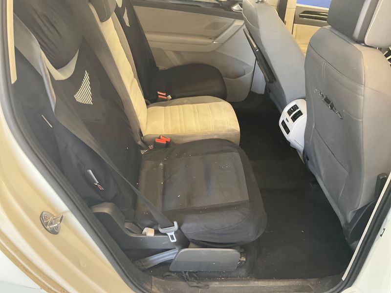 Volkswagen Touran 2.0 TDI Highline BlueMotion Tech 2016 – снимка 33