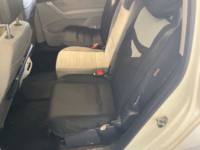 Volkswagen Touran 2.0 TDI Highline BlueMotion Tech 2016 – снимка 40