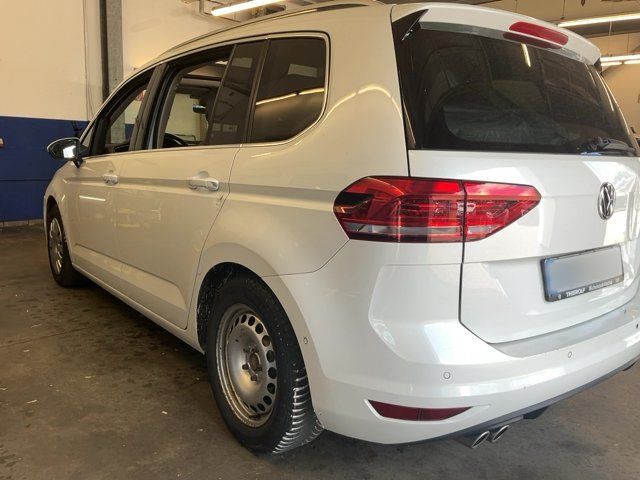 Volkswagen Touran 2.0 TDI Highline BlueMotion Tech 2016 – снимка 6