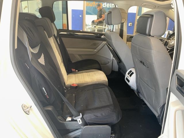 Volkswagen Touran 2.0 TDI Highline BlueMotion Tech 2016 – снимка 20