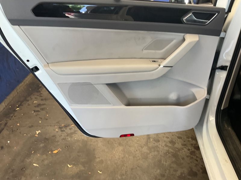 Volkswagen Touran 2.0 TDI Highline BlueMotion Tech 2016 – снимка 30
