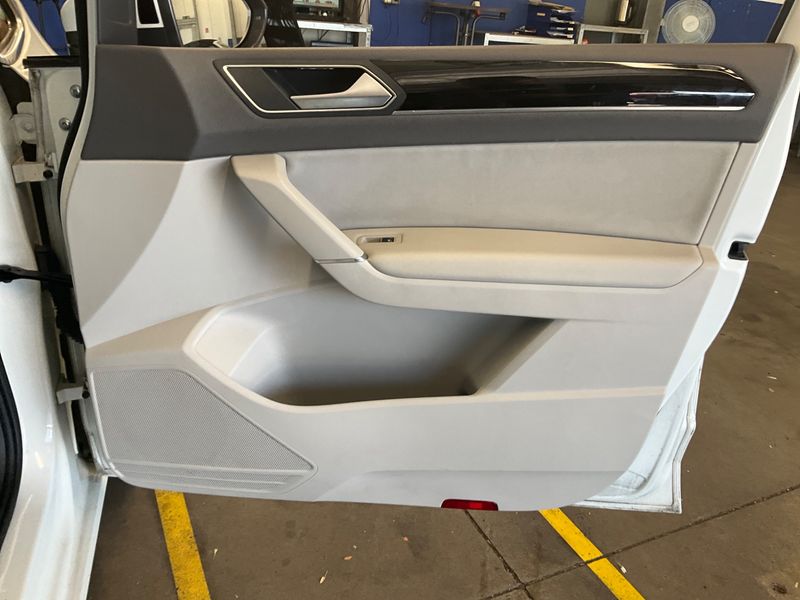 Volkswagen Touran 2.0 TDI Highline BlueMotion Tech 2016 – снимка 36