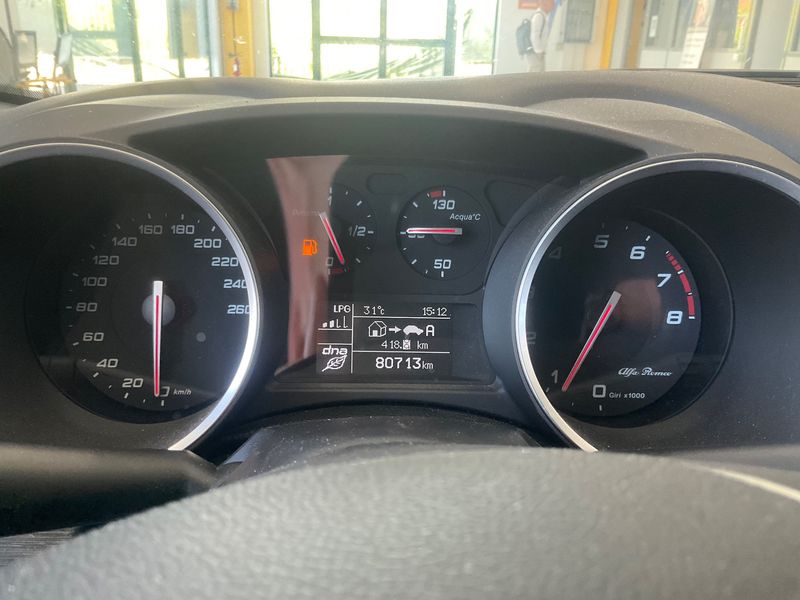 Alfa Romeo Giulietta 1.4 Turbo LPG Super — zdjęcie 13