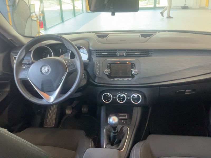 Alfa Romeo Giulietta 1.4 Turbo LPG Super — zdjęcie 12