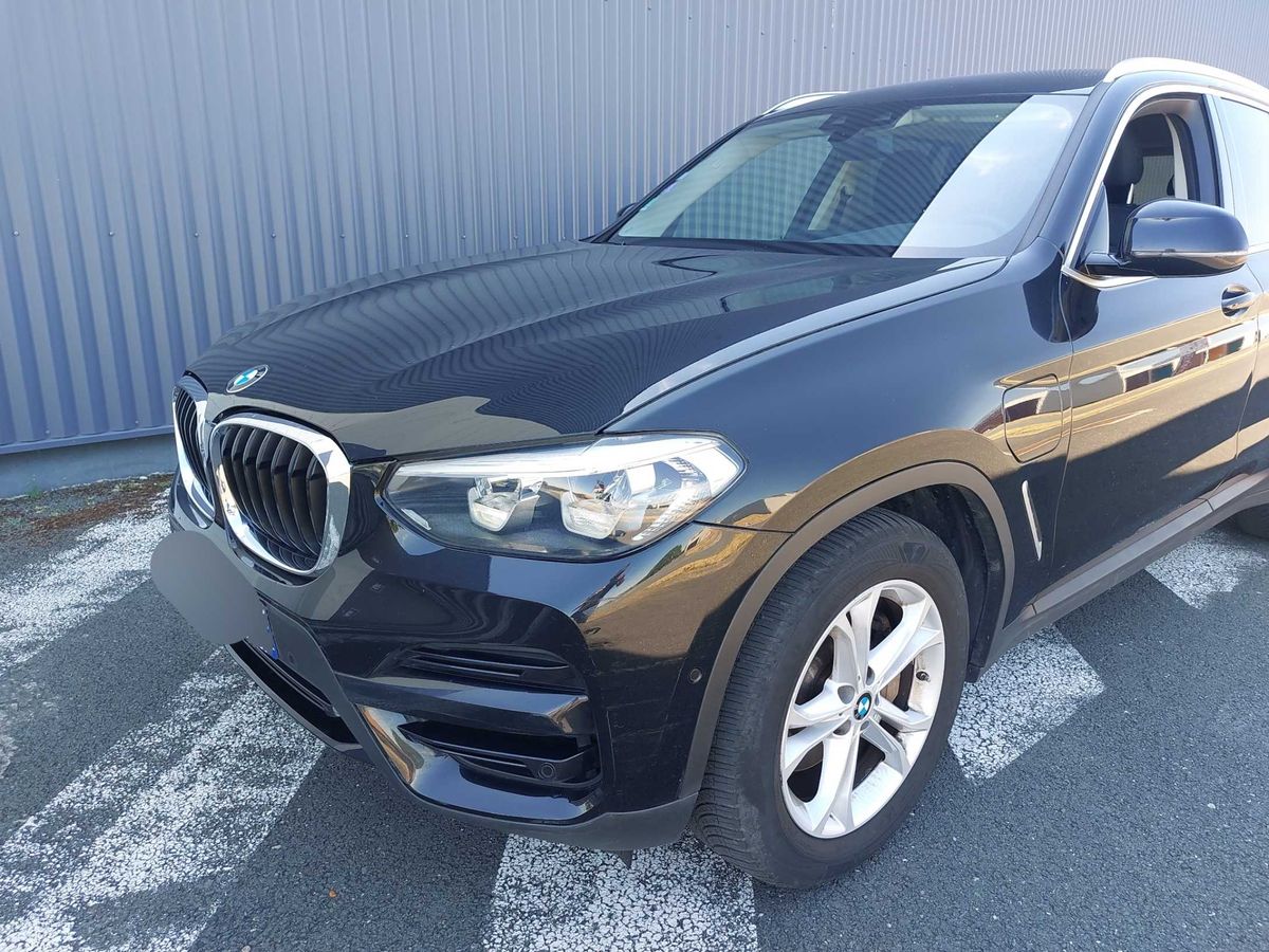BMW X3 xDrive 30e Business Design