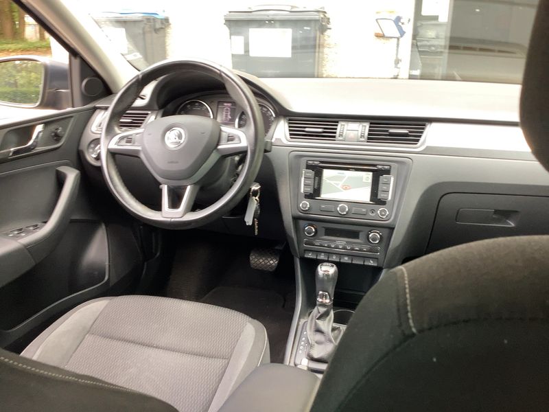 Skoda Rapid 1.4 TSI Ambition — zdjęcie 12