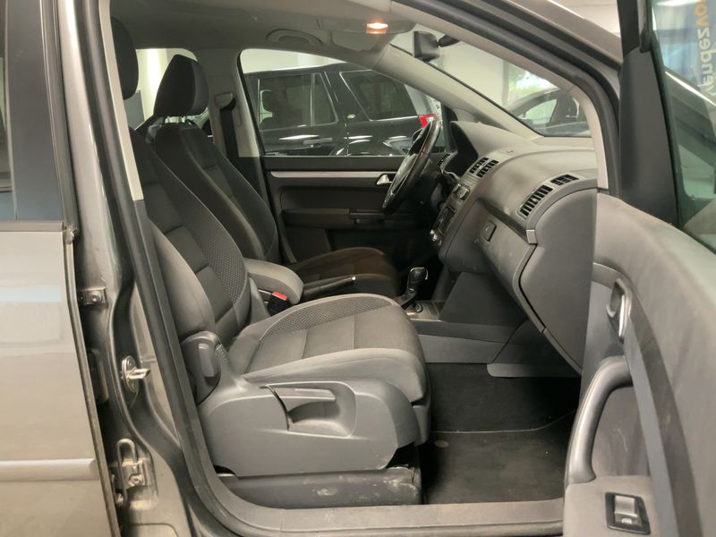 Volkswagen Touran 1.6 TDI Comfortline Business — zdjęcie 11