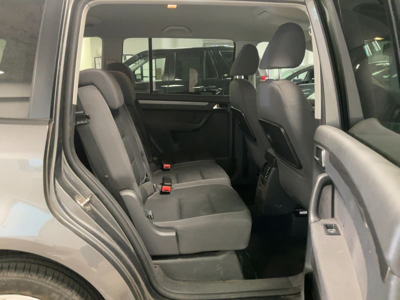 Volkswagen Touran 1.6 TDI Comfortline Business — zdjęcie 14