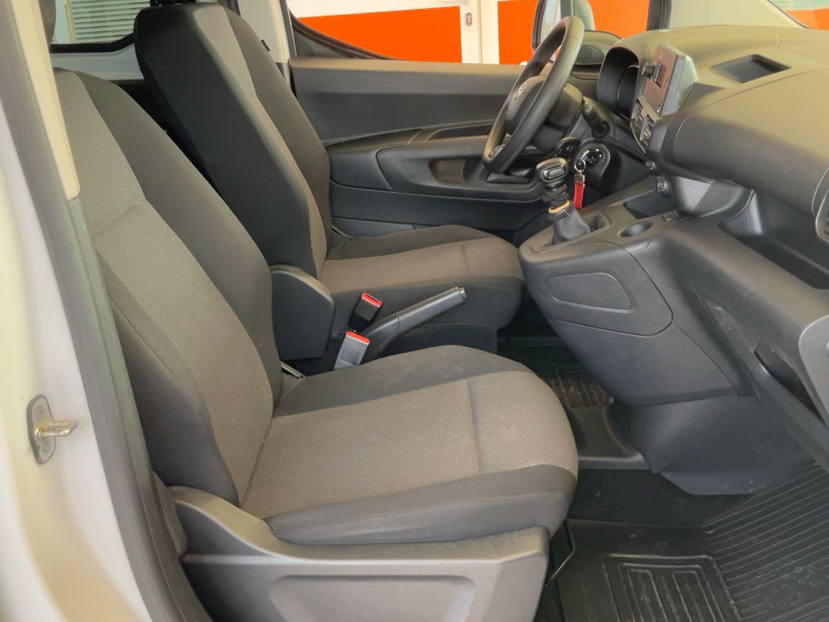 Toyota ProAce 2023 — photo 17